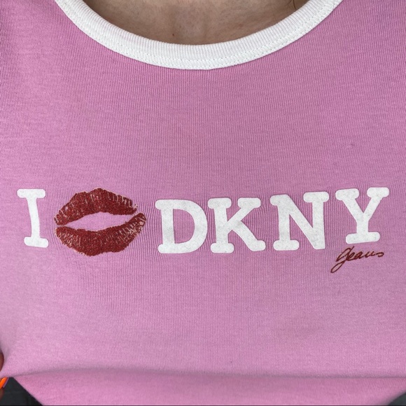 DKNY Vintage Short Sleeve Y2K Pink Logo T-Shirt (Size: XL) *NWOT* - Picture 3 of 4